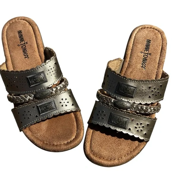 Minnetonka Leather Bronze Cut-Out Slide Sandals NEW 6 - Picture 8 of 8